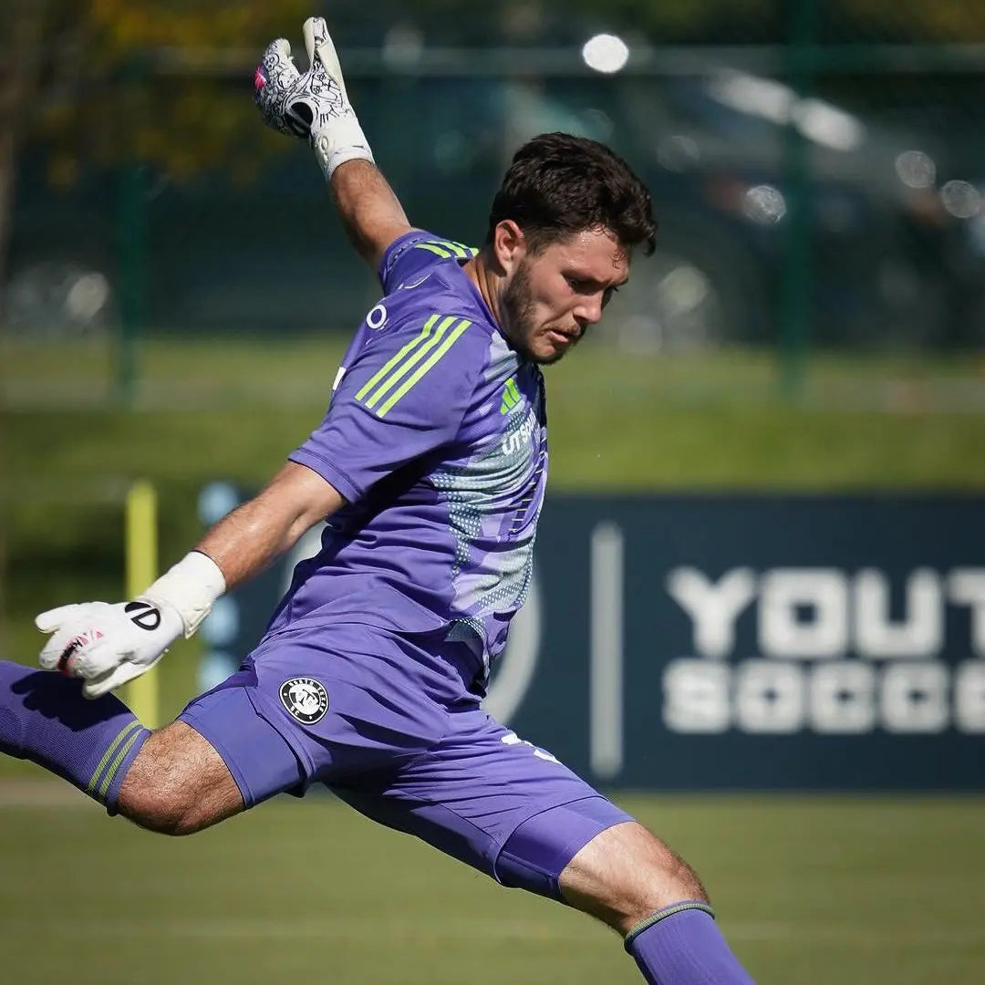 AeroLite Goalkeeper Gloves kiepps