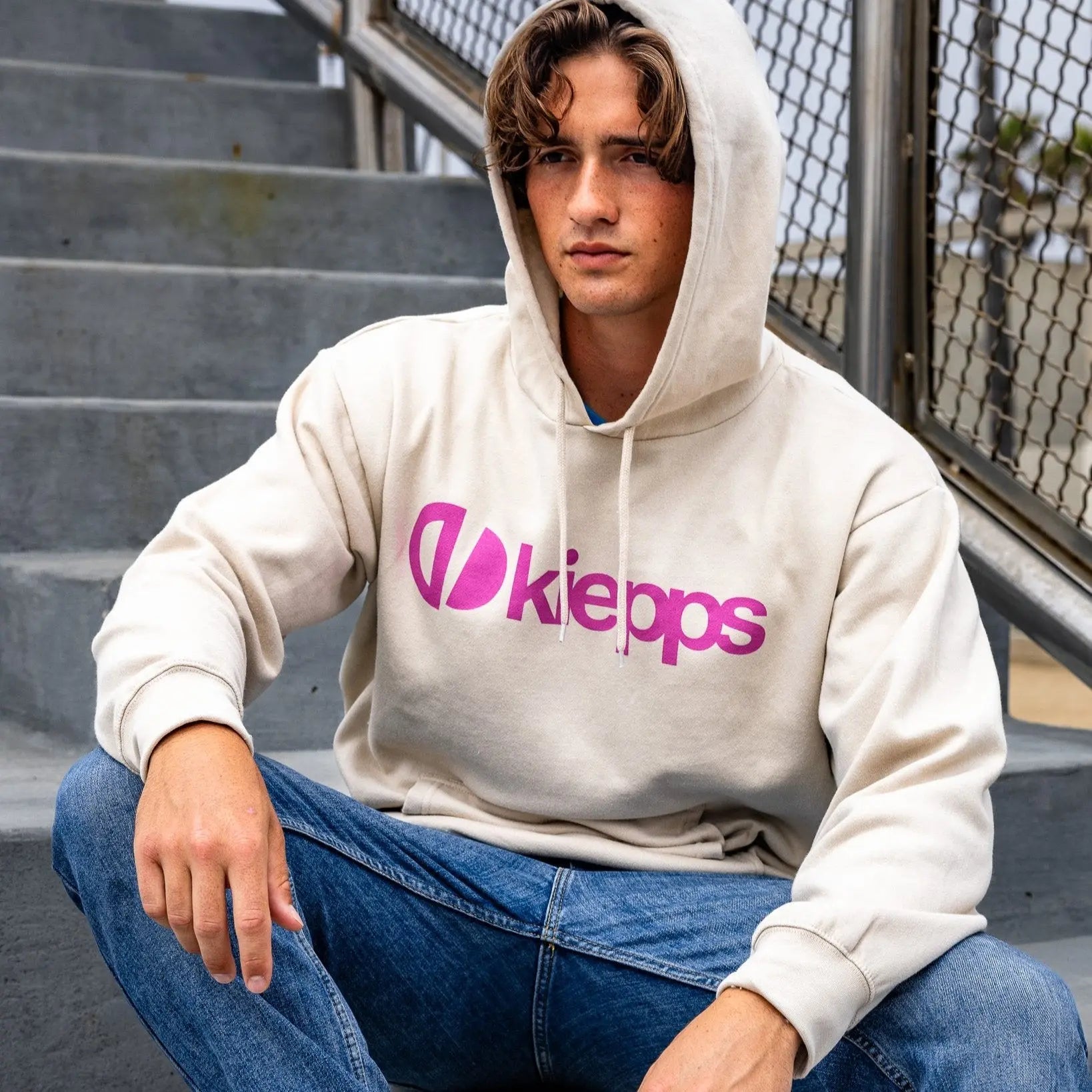 Lightweight Statement Hoodie kiepps