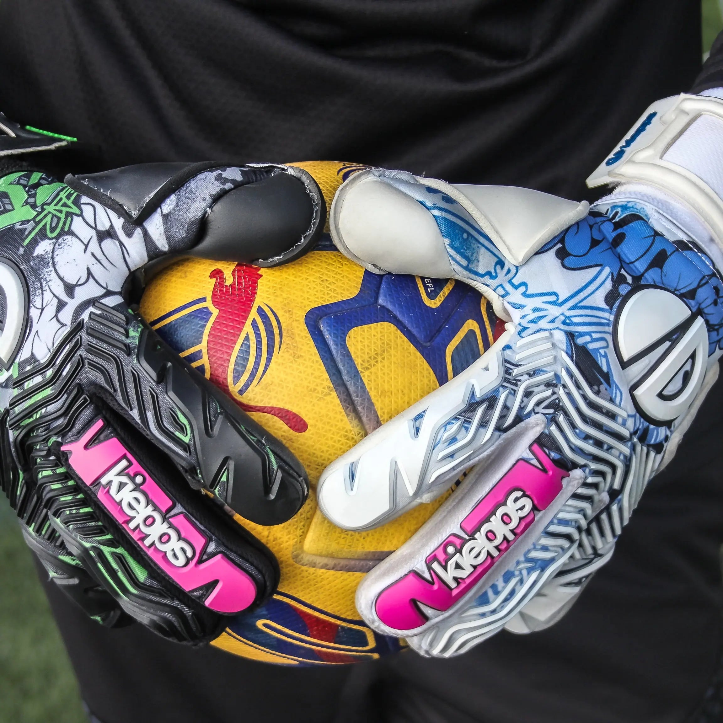 Rebel PRO Goalkeeper Gloves kiepps